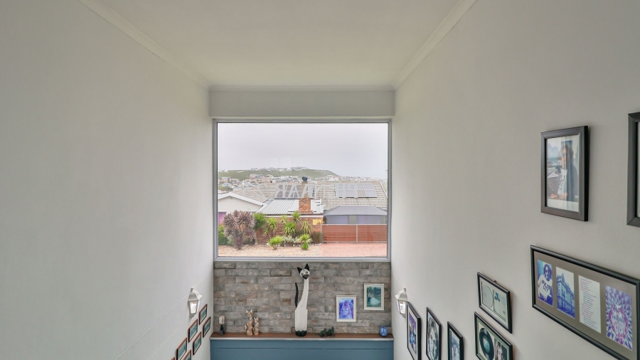 4 Bedroom Property for Sale in Yzerfontein Western Cape